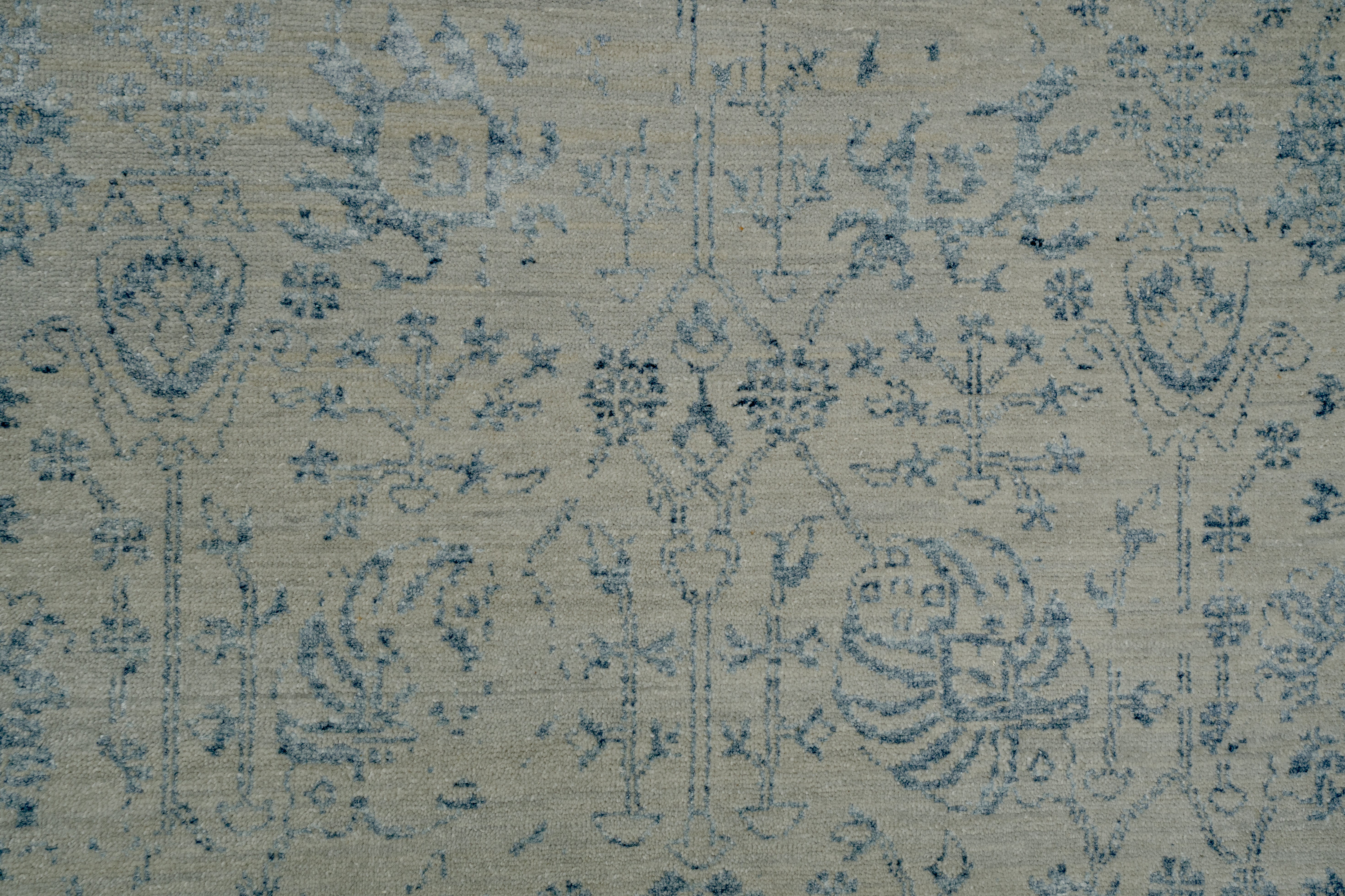 Handknotted Modern Carpet DIA- 355 VASE 3